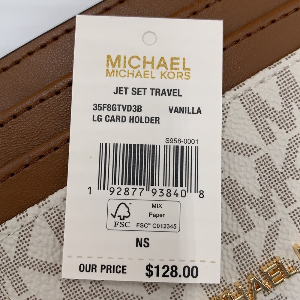 MICHAEL KORS
Leather Large Card Holder Case Wallet
Vanilla signature col… - Picture 7 of 10